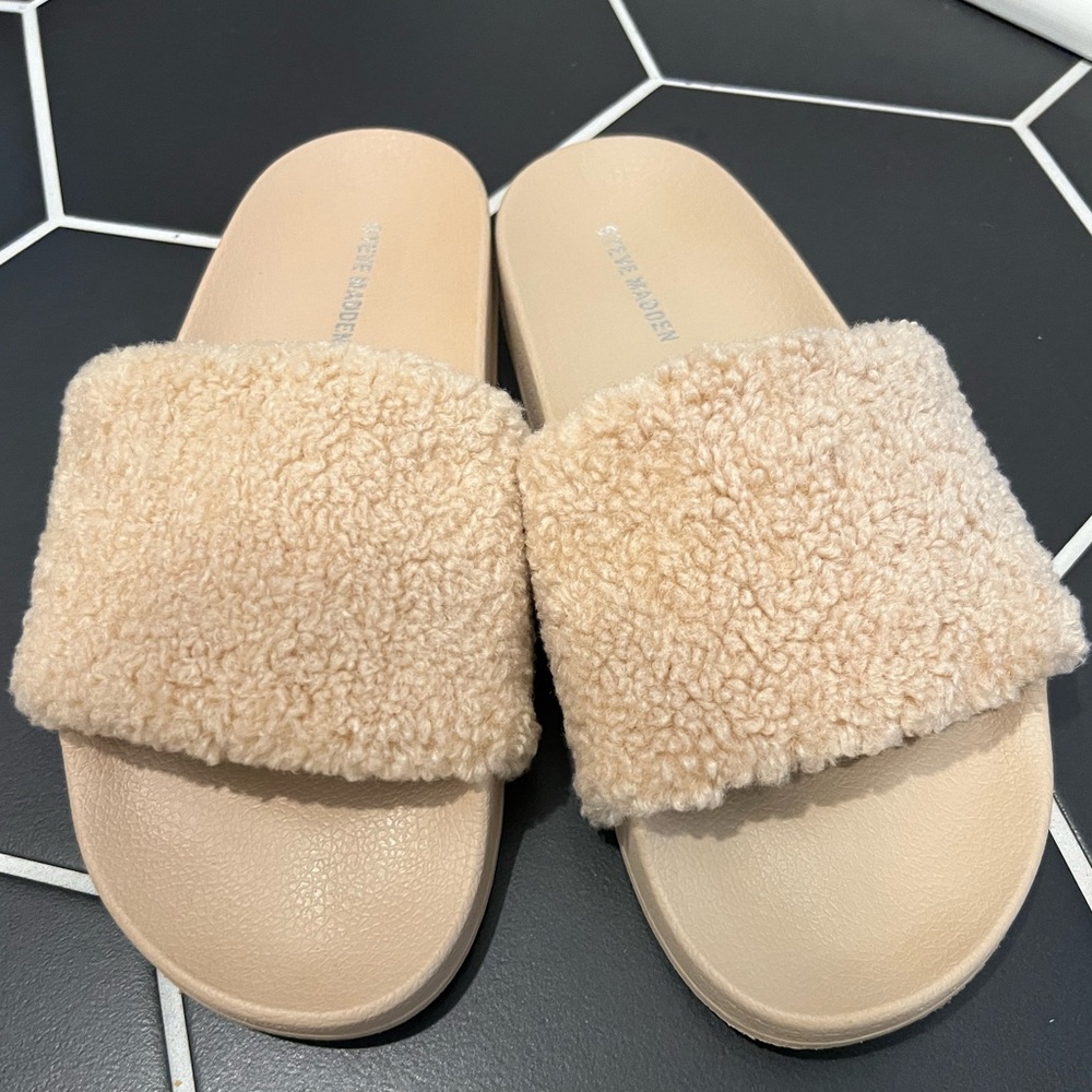 Steve Madden Shear Natural Sandal